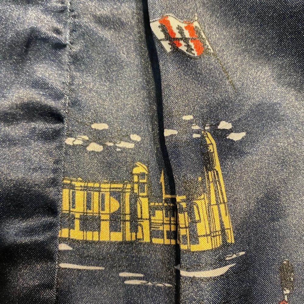Savile Row. Women’s navy and gray plaid blazer with elbow patch’s. Size medium - Picture 10 of 15
